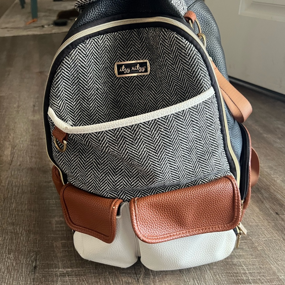 Itzy Ritzy black and brown diaper bag